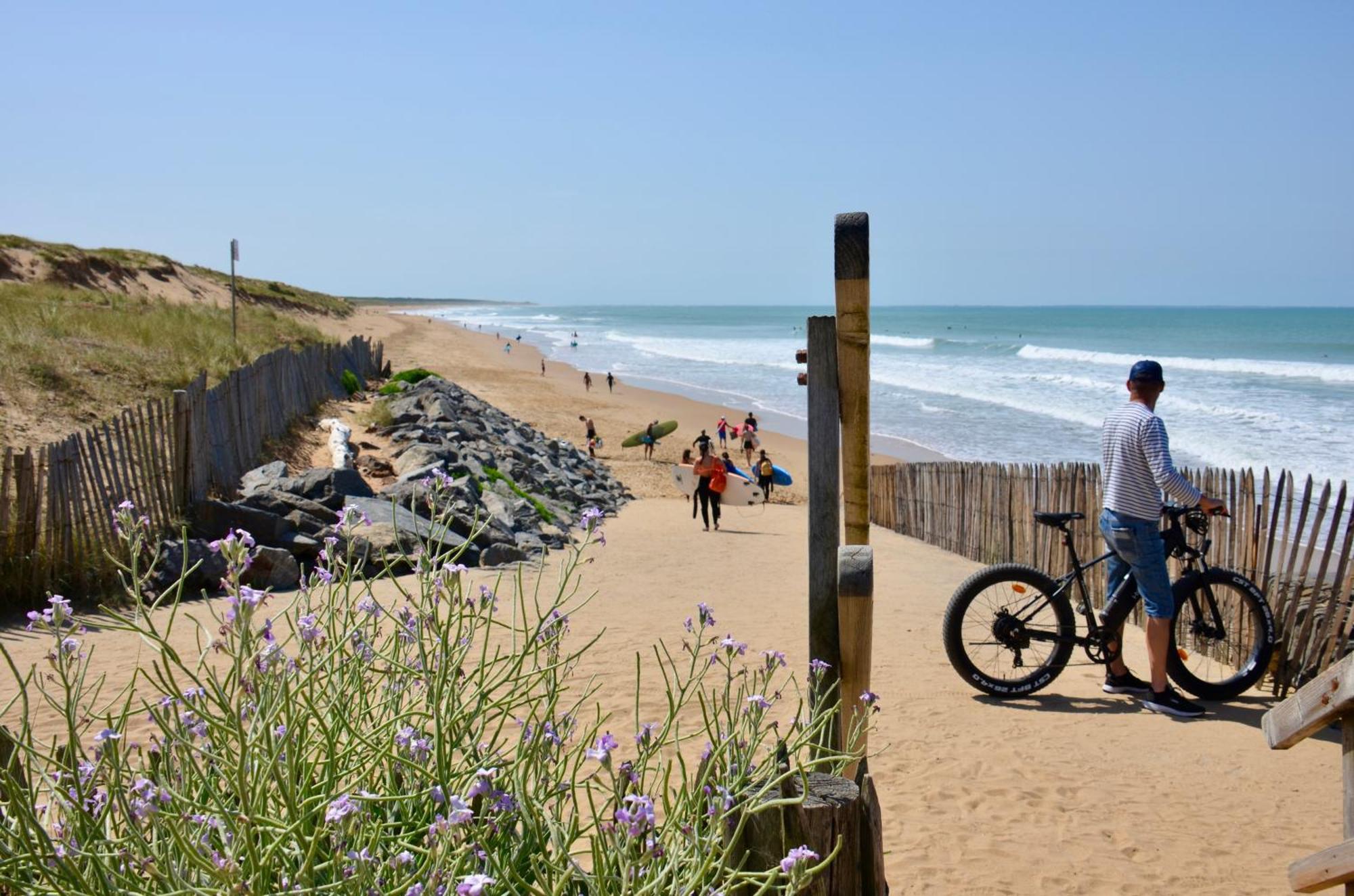 Camping Le Clos Des Pins Лонжвіль-сюр-Мер Екстер'єр фото